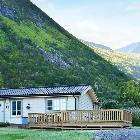 Дом отдыха Two-bedroom Holiday In 5 *