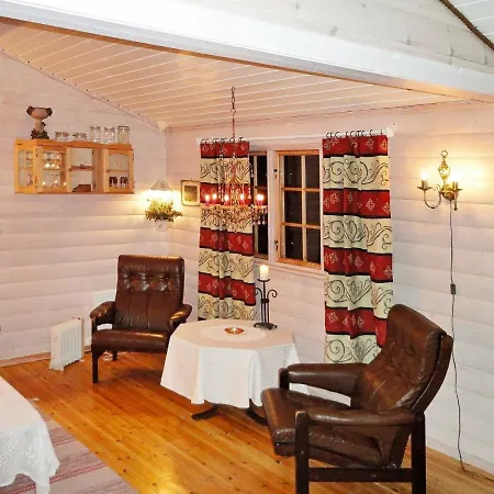Two-bedroom Holiday In 5