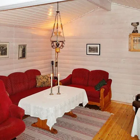 Two-bedroom Holiday In 5 *